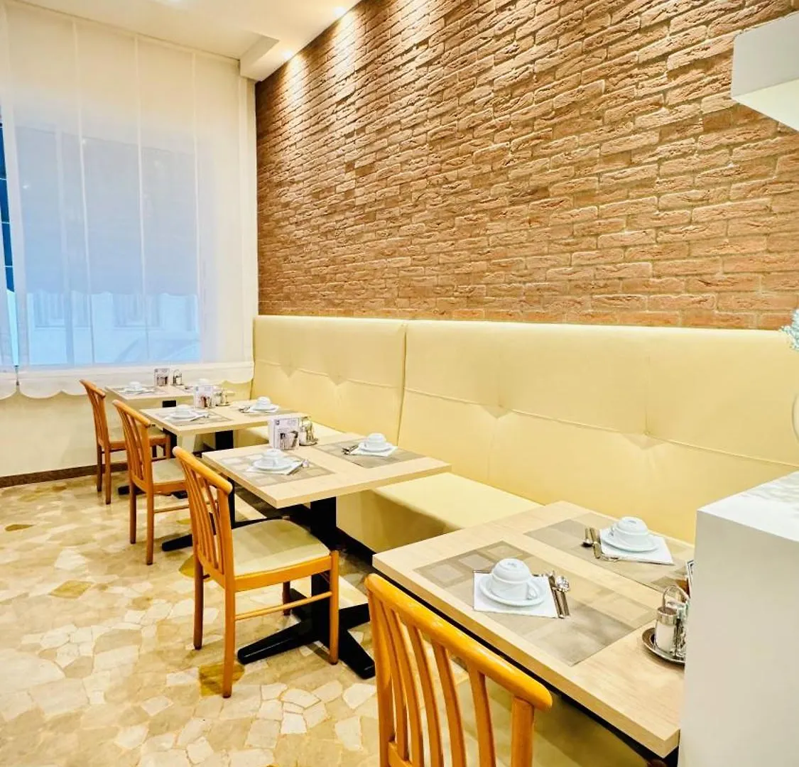 Hotel Touring Lido di Jesolo 3*,