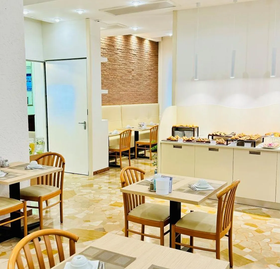 Hotel Touring Lido di Jesolo 3*,