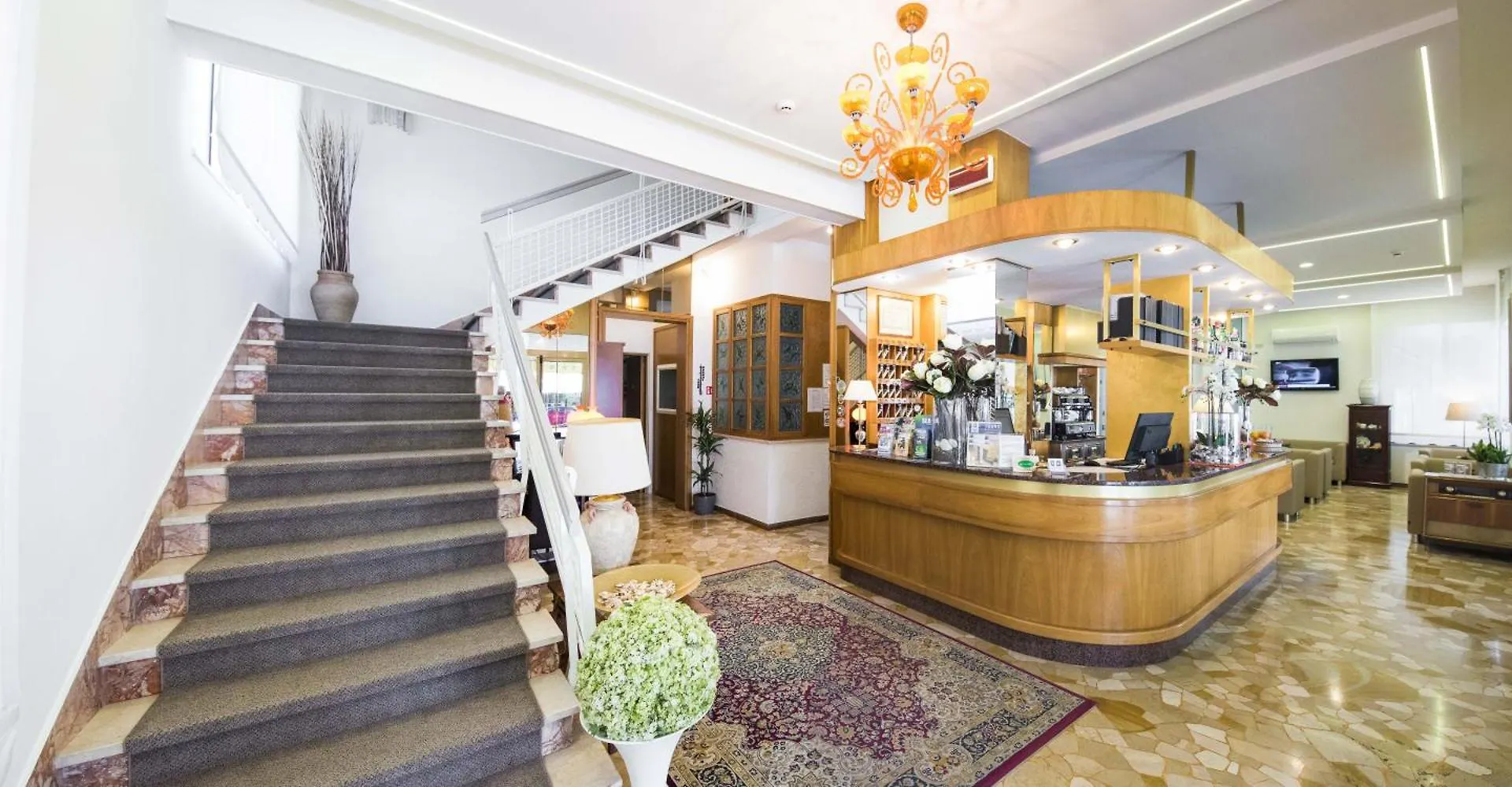Hotel Touring Лидо-ди-Езоло 3*,  Италия