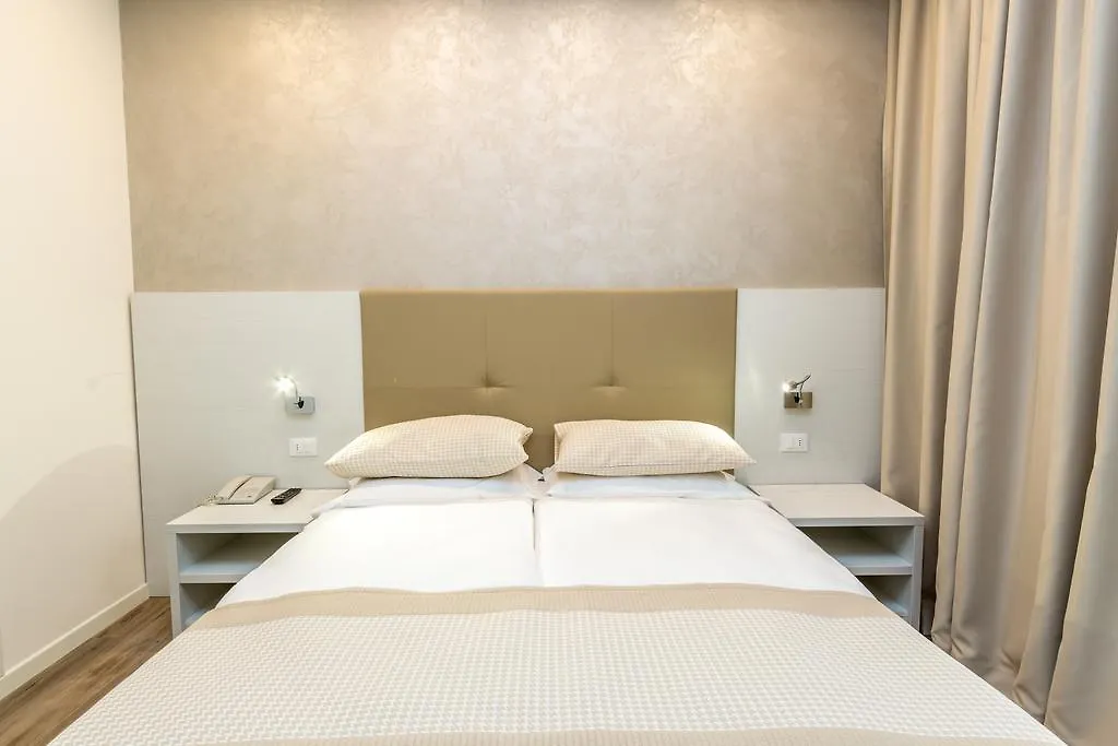 Hotel Touring Lido di Jesolo 3*,